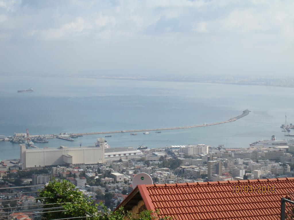 Stella Maris Hosting Apartment Haifa Bagian luar foto